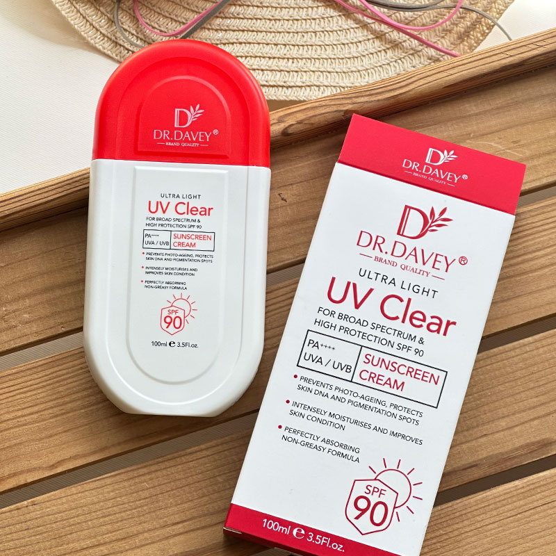 ضد آفتاب دکتر داوی Dr.Davey مدل UV Clear 90 SPF حجم 100ml