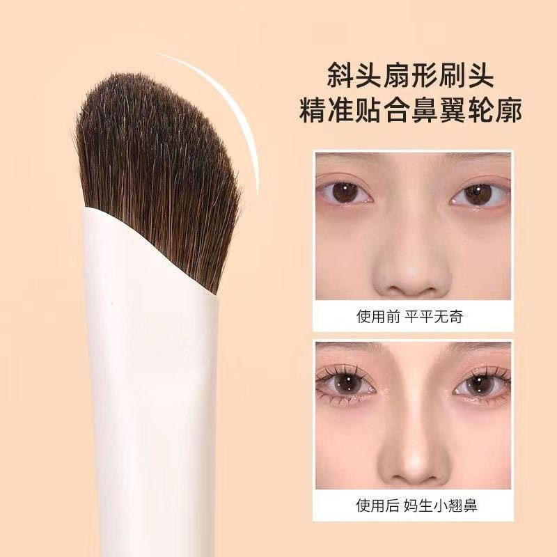 براش آرایشی Rawnyean مدل W429