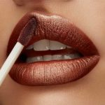 رژ لب متالیک کیکو Kiko MIlano مدل metal liquid lip colour رنگ 04 Bronze - Image 2