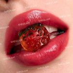 رژلب آبرسان شیگلم از کالکشن هلو کیتی رنگ Love Letter - Image 2