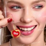 رژلب آبرسان شیگلم از کالکشن هلو کیتی رنگ Just a Crush - Image 3