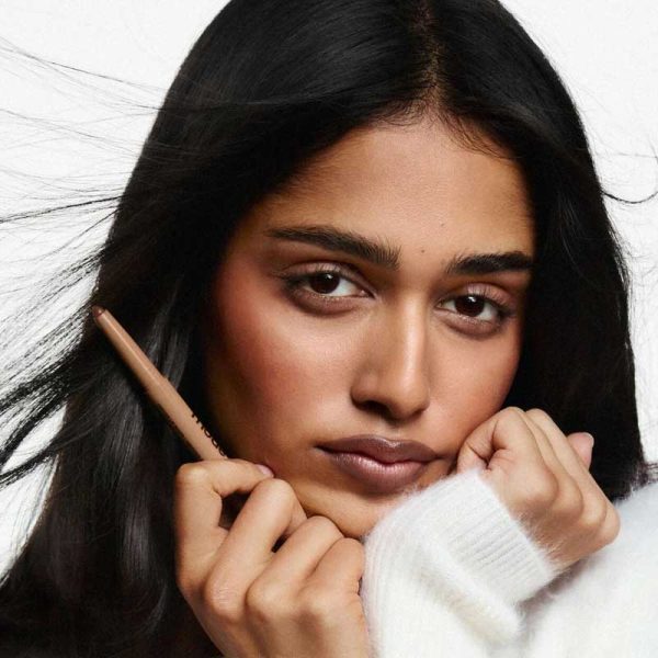 مداد کانتور لب کرمی رود Rhode مدل Peptide Lip Shape Stretch (های کپی)