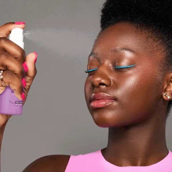 اسپری فیکس آبرسان عمقی پوست ساعته اسنس Essence مدل Fix & Last Keep It Perfect حجم 50ml