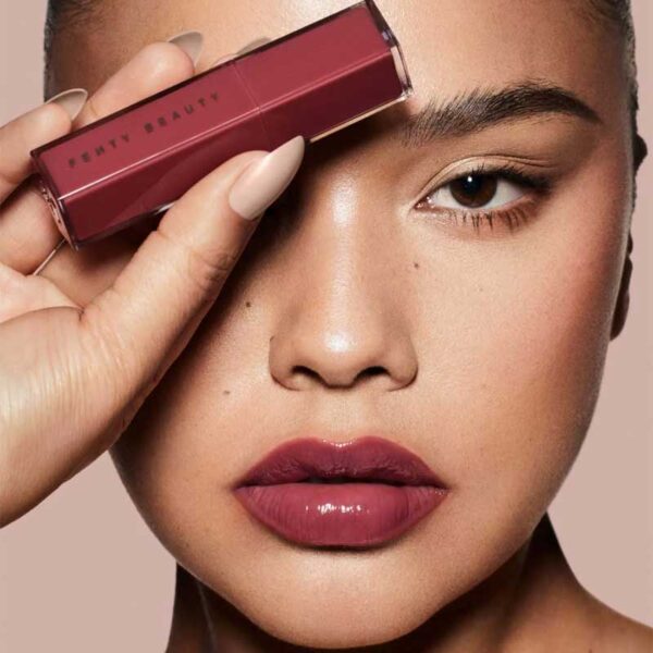 لیپ گلاس براق فنتی بیوتی Fenty Beauty مدل Gloss Bomb Stix رنگ Riri 06 حجم 9ml