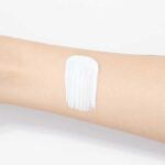 کرم ضد آفتاب روشن‌ کننده و آبرسان SPF50 فارم استی Farm Stay مدل Hyaluronic Acid Water Tox حجم 60g