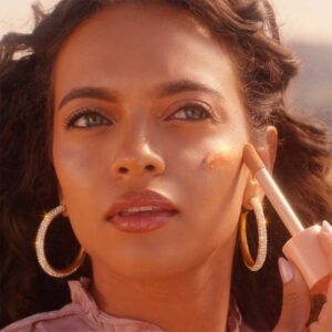 کرم پودر مایع درخشان کننده الف Elf مدل Halo Glow Liquid Filter حجم 30ml