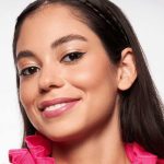 رژگونه مایع پد دار اسنس Essence مدل Baby Got Blush رنگ 20 Blushin Berry
